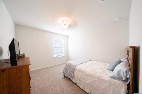 214 Legendary Trail Loop Floresville TX 78114