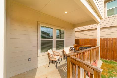 214 Legendary Trail Loop Floresville TX 78114