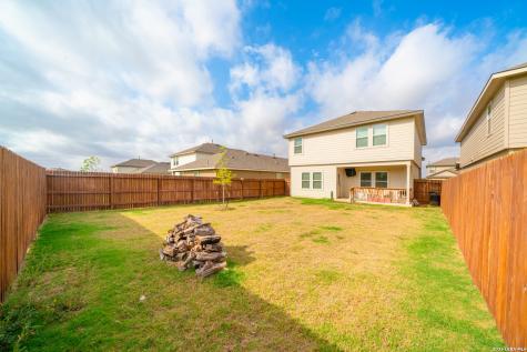 214 Legendary Trail Loop Floresville TX 78114