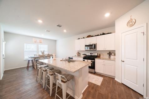 214 Legendary Trail Loop Floresville TX 78114