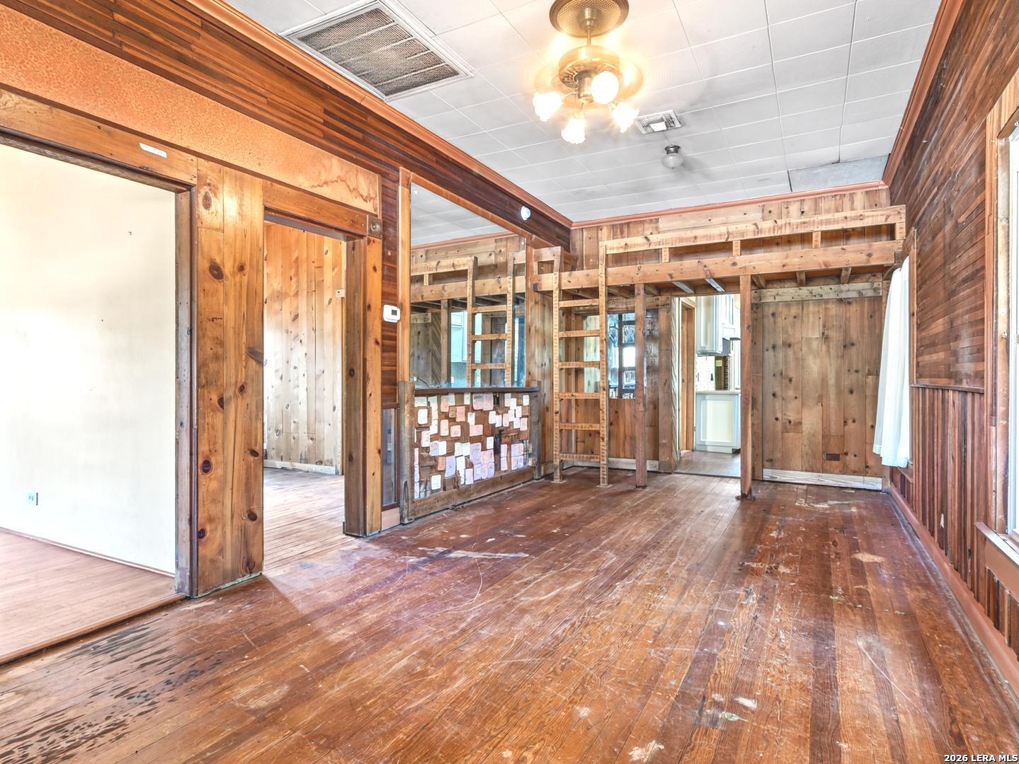 808 W French Place San Antonio TX 78212