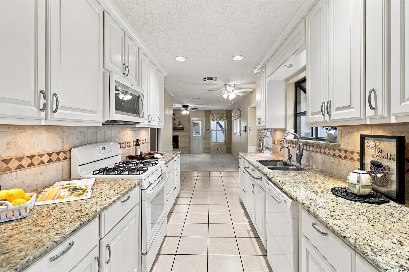 2046 Adobe Trail San Antonio TX 78232