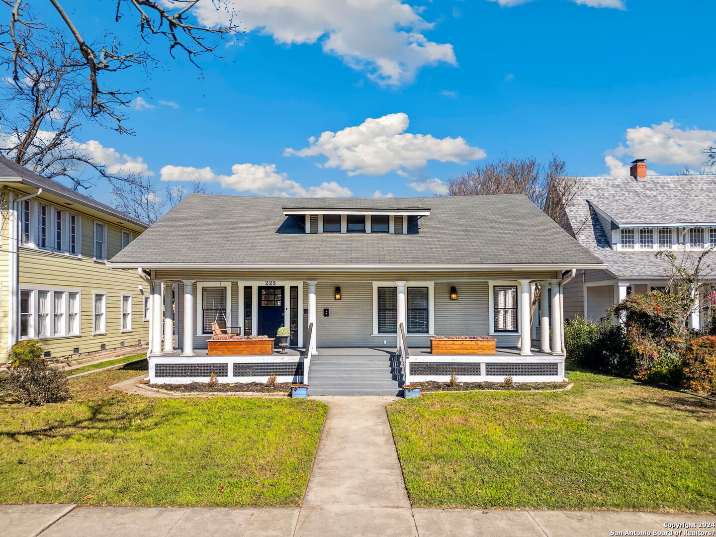225 W Mistletoe Avenue San Antonio TX 78212