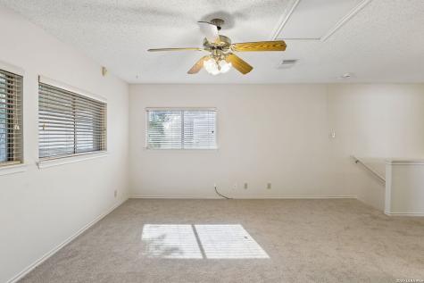 5022 Kenton View San Antonio TX 78240