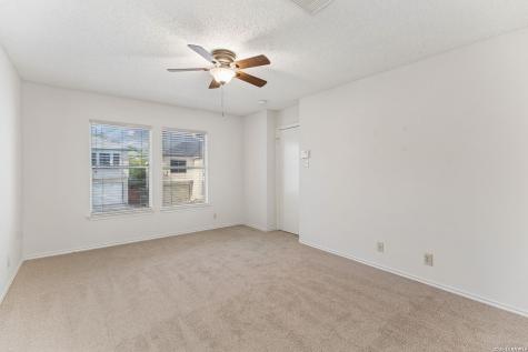 5022 Kenton View San Antonio TX 78240