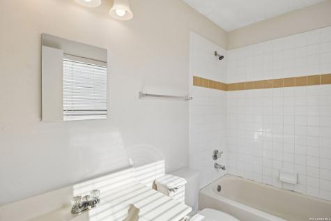 5022 Kenton View San Antonio TX 78240