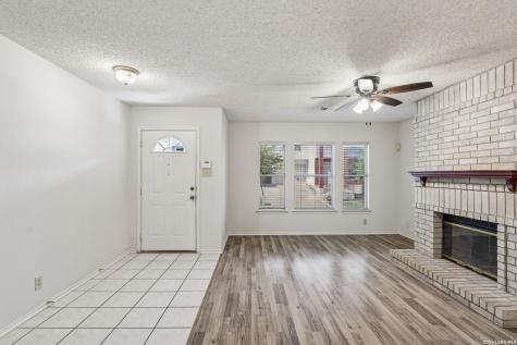 5022 Kenton View San Antonio TX 78240