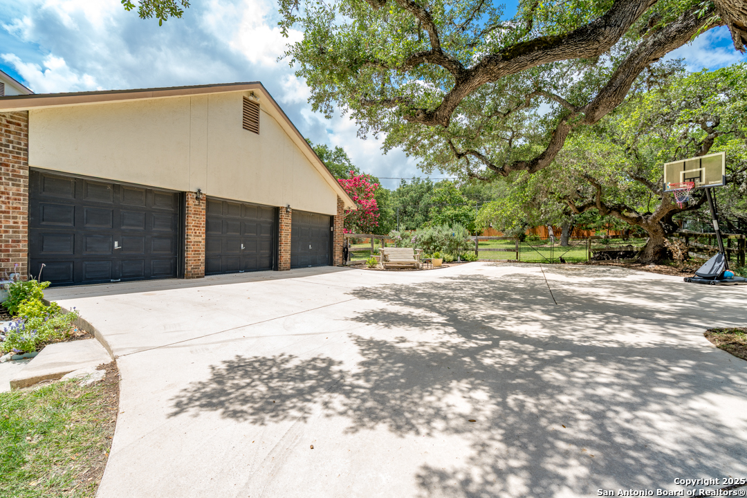 27301 Autumn Glen Boerne TX 78006