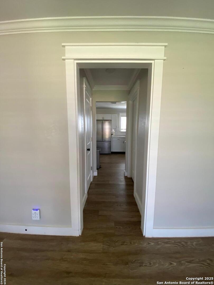 606 S Phelps Dilley TX 78017