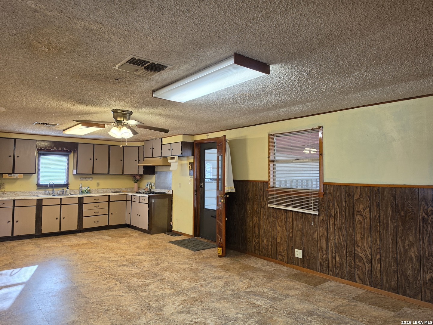 508 Nueces Cotulla TX 78014