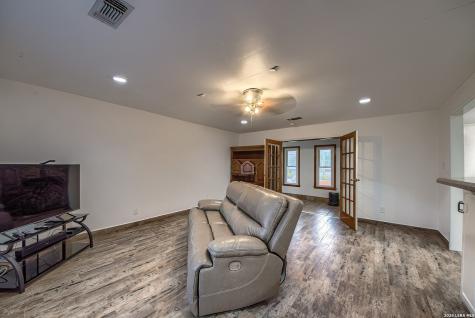 559 S Hatfield Street San Antonio TX 78227