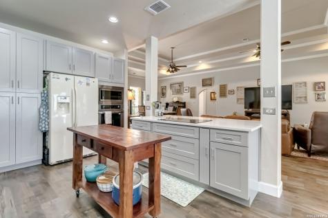 573 Mountain Oaks Drive Canyon Lake TX 78133