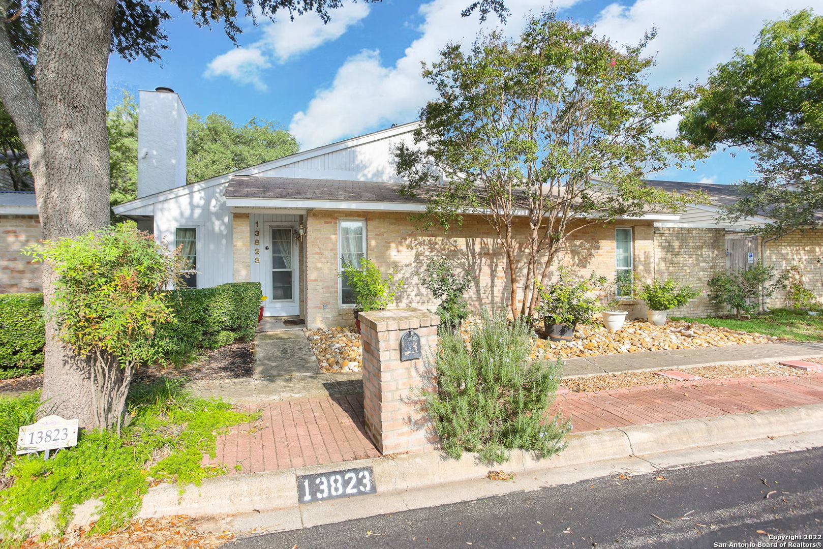 13823 Brays Forest San Antonio TX 78217