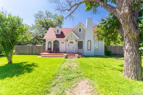 303 Mulberry Street Uvalde TX 78801