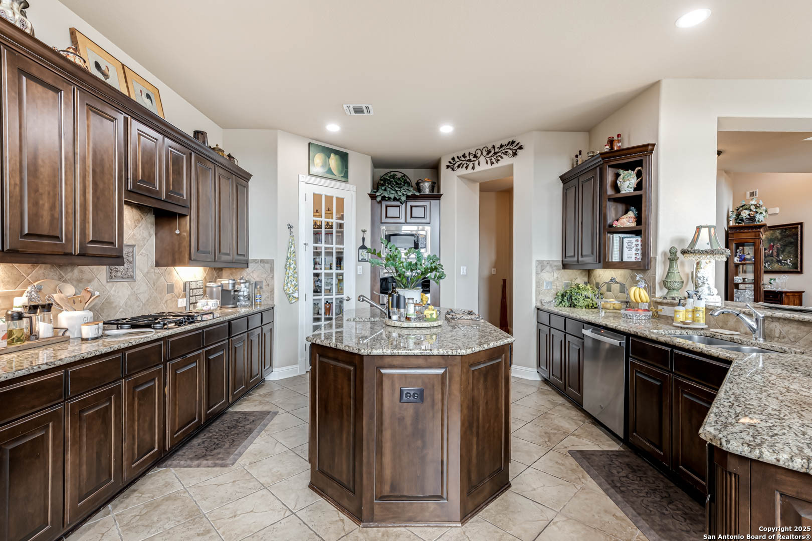 18210 Branson Falls San Antonio TX 78255