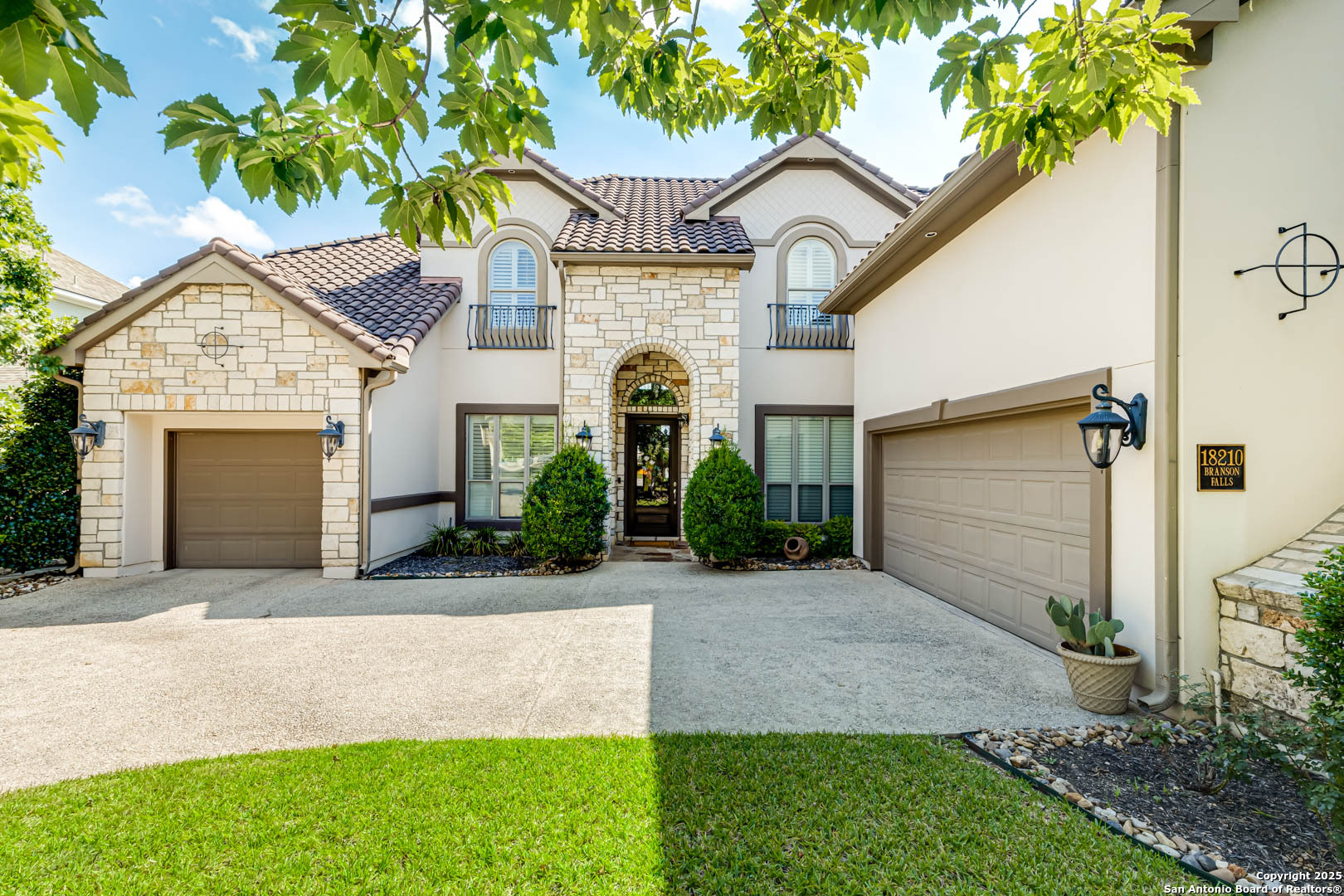 18210 Branson Falls San Antonio TX 78255