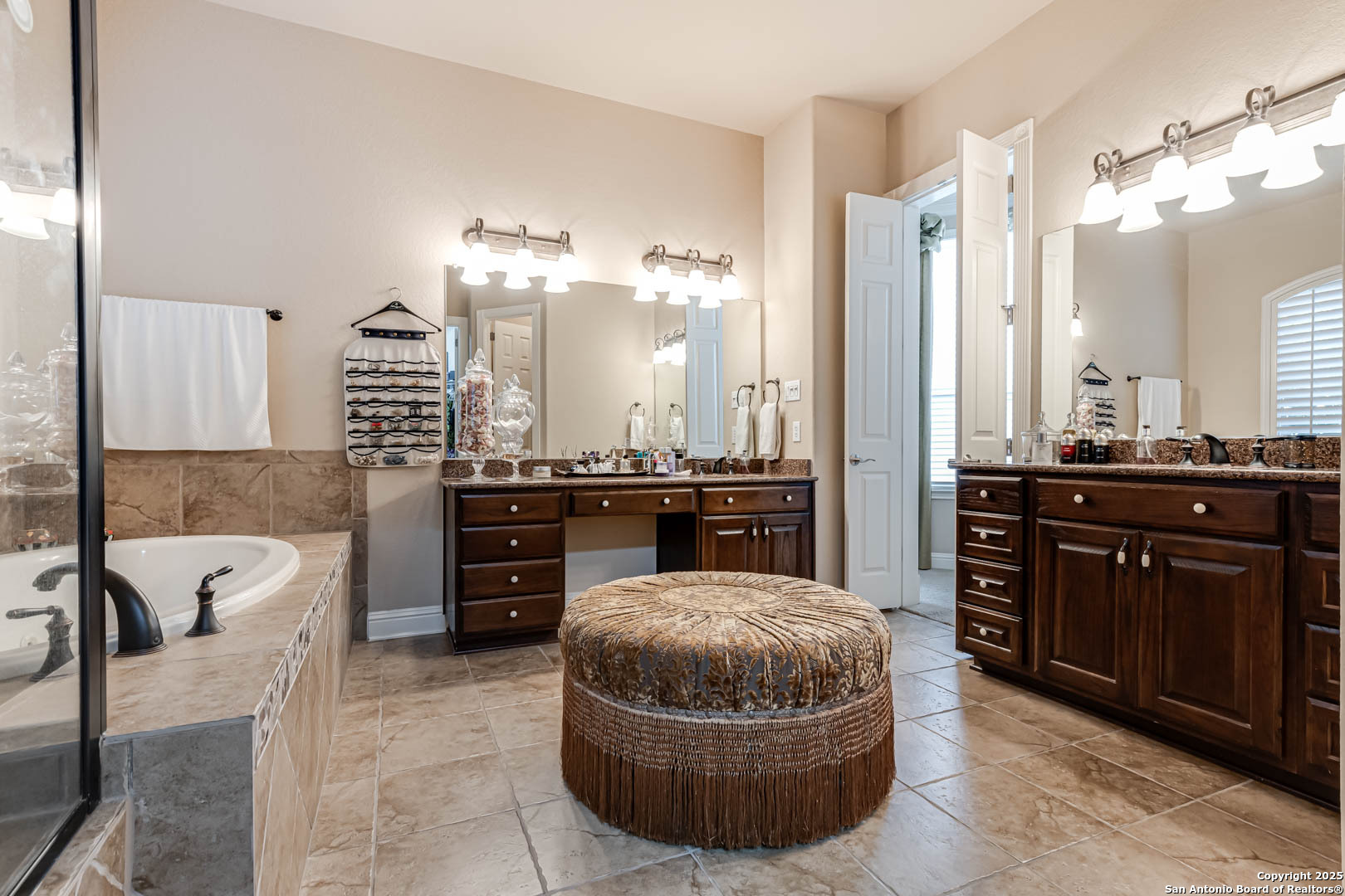 18210 Branson Falls San Antonio TX 78255