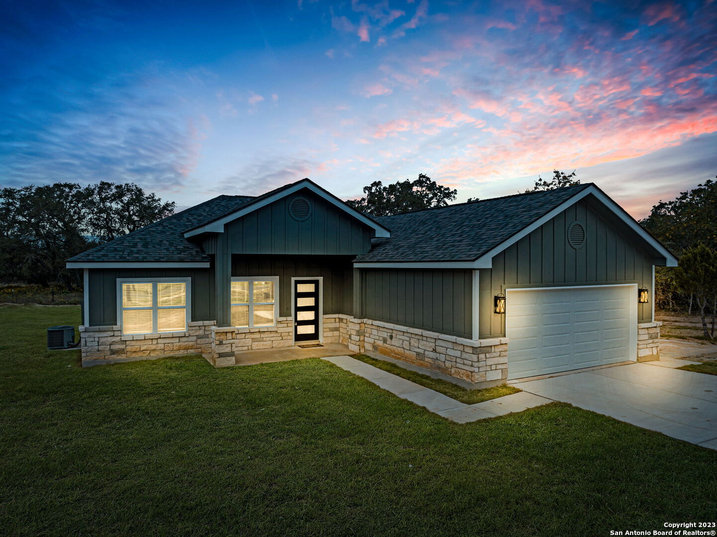 1311 River Oaks Drive Poteet TX 78065