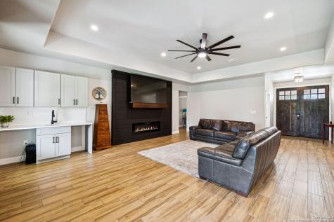 177 E Short Meadow Drive Lytle TX 78052