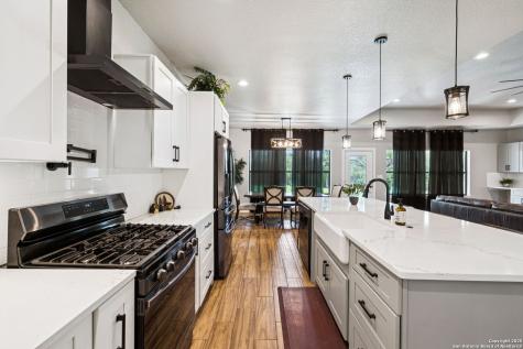 177 E Short Meadow Drive Lytle TX 78052