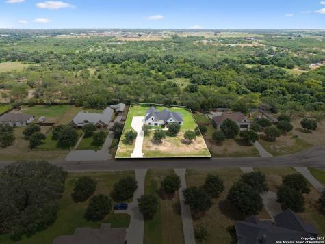 177 E Short Meadow Drive Lytle TX 78052