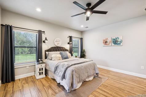 177 E Short Meadow Drive Lytle TX 78052