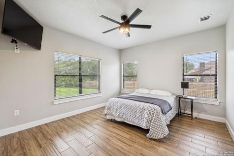 177 E Short Meadow Drive Lytle TX 78052