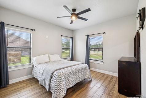 177 E Short Meadow Drive Lytle TX 78052
