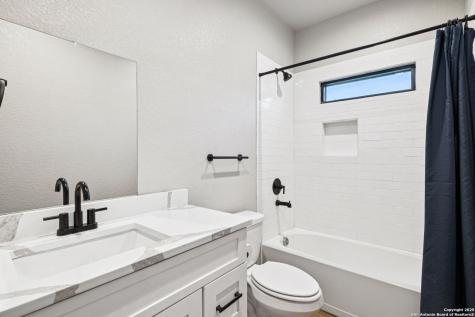 177 E Short Meadow Drive Lytle TX 78052