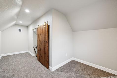 177 E Short Meadow Drive Lytle TX 78052