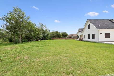 177 E Short Meadow Drive Lytle TX 78052