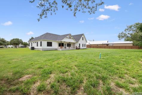 177 E Short Meadow Drive Lytle TX 78052