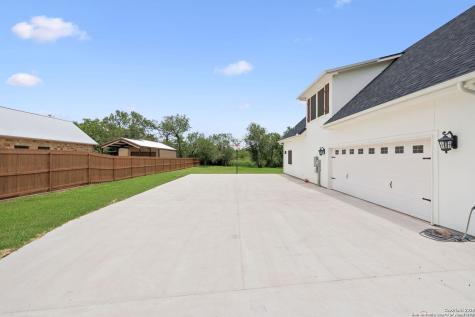 177 E Short Meadow Drive Lytle TX 78052