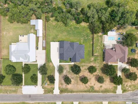 177 E Short Meadow Drive Lytle TX 78052