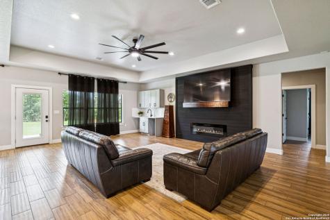 177 E Short Meadow Drive Lytle TX 78052