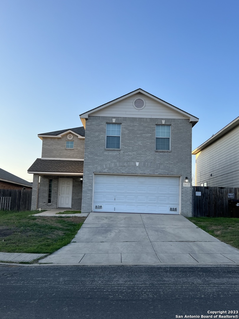 8158 Heights Valley Converse TX 78109