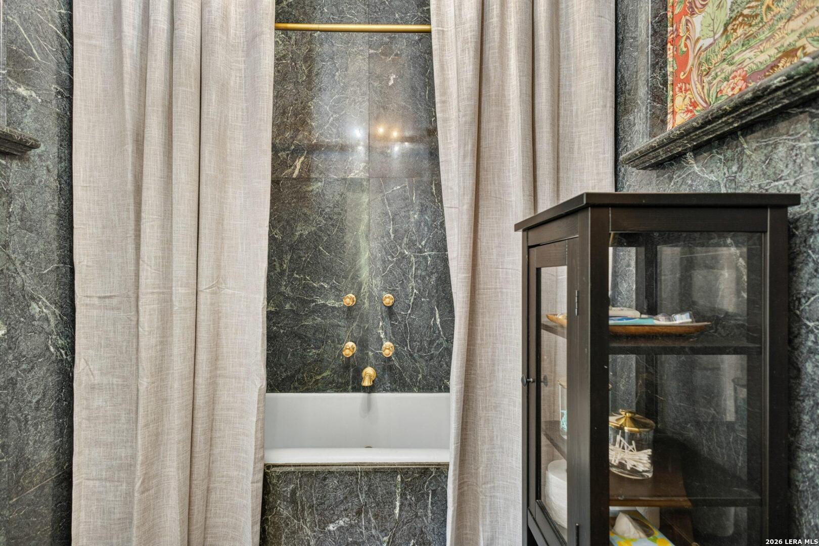 108 W Kings Highway San Antonio TX 78212