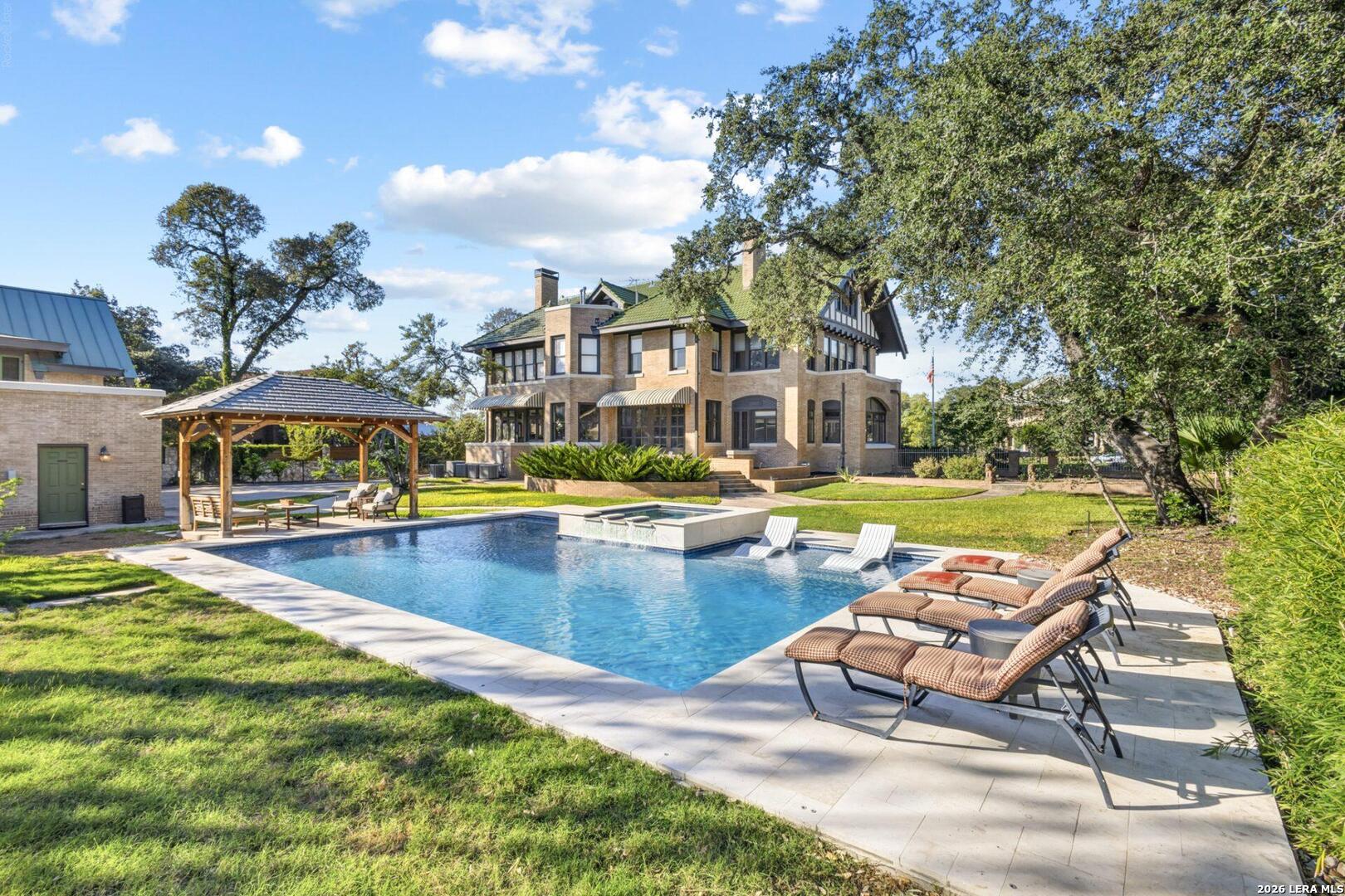 108 W Kings Highway San Antonio TX 78212
