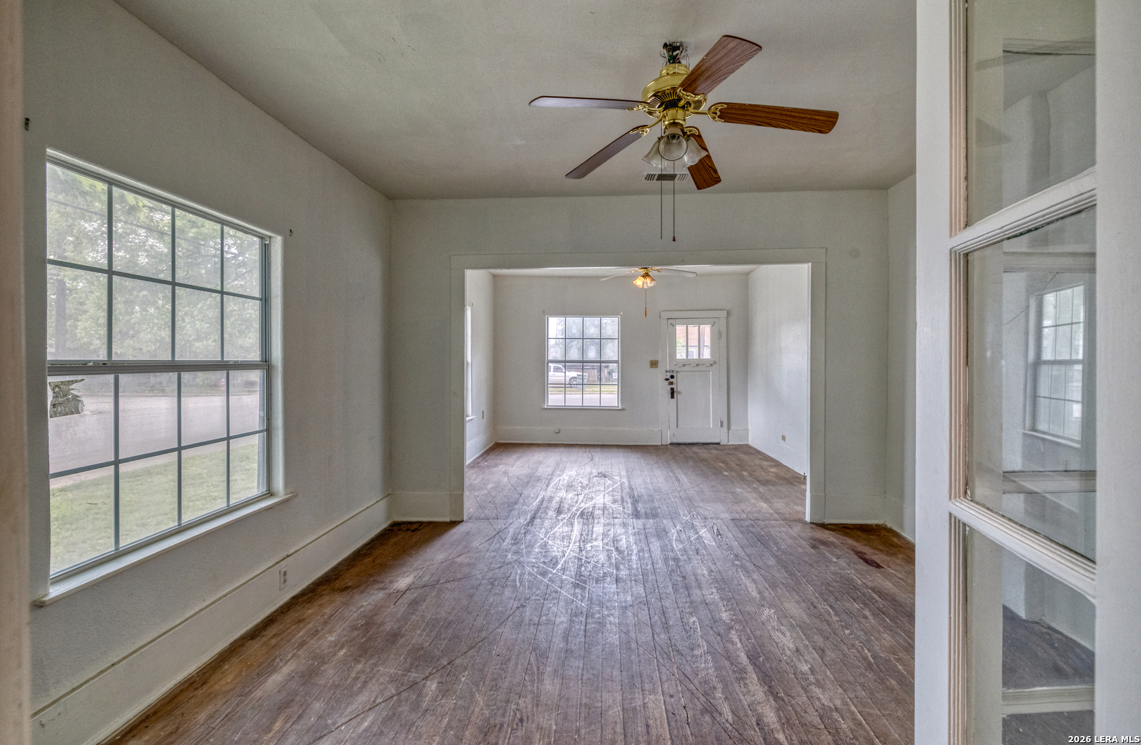 137 W Garden Street Uvalde TX 78801