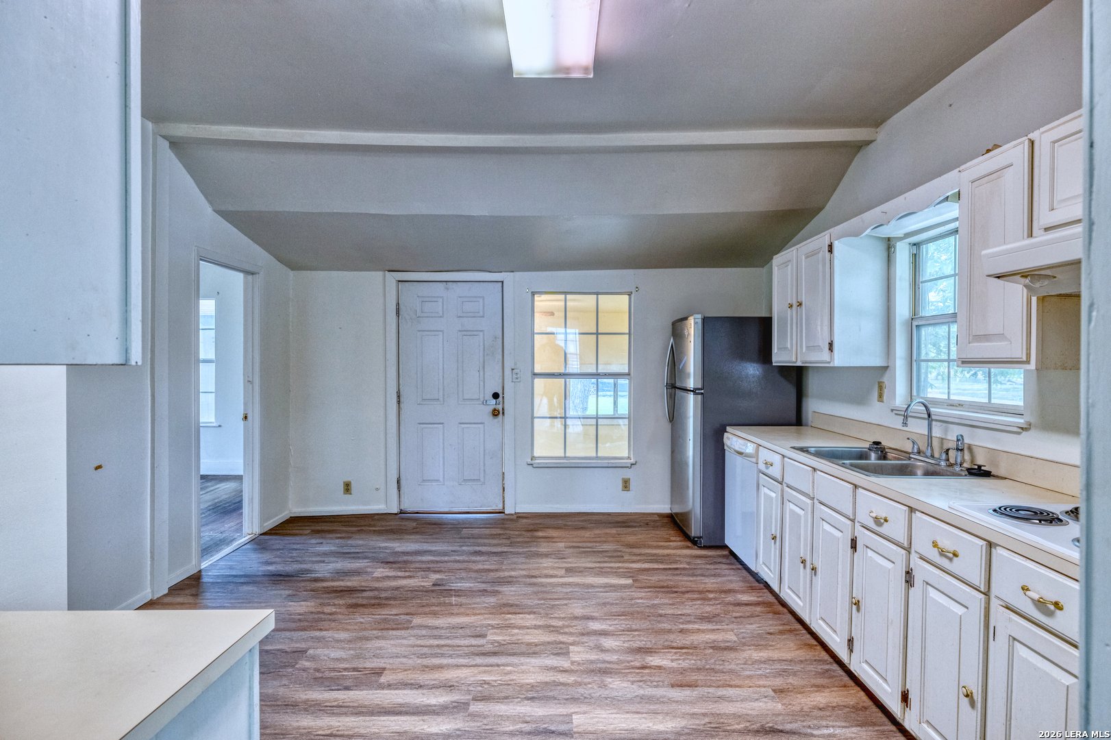 137 W Garden Street Uvalde TX 78801
