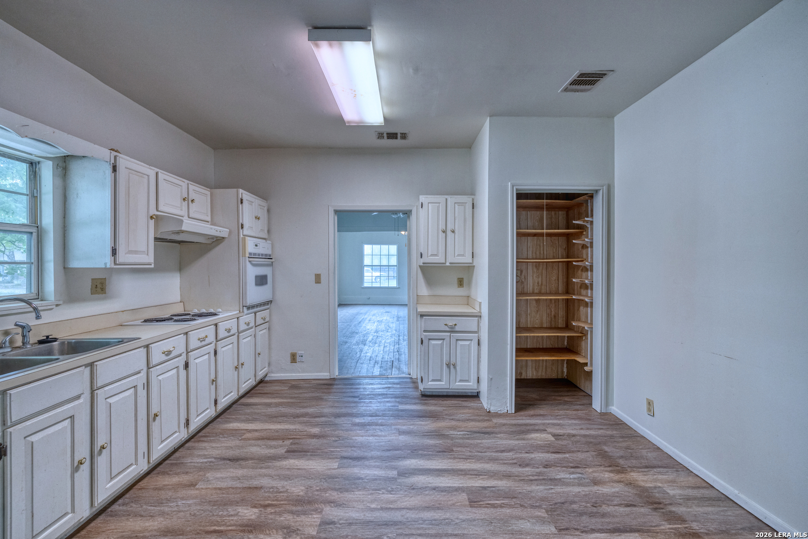 137 W Garden Street Uvalde TX 78801