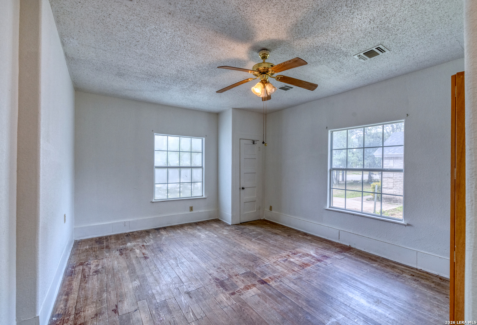 137 W Garden Street Uvalde TX 78801