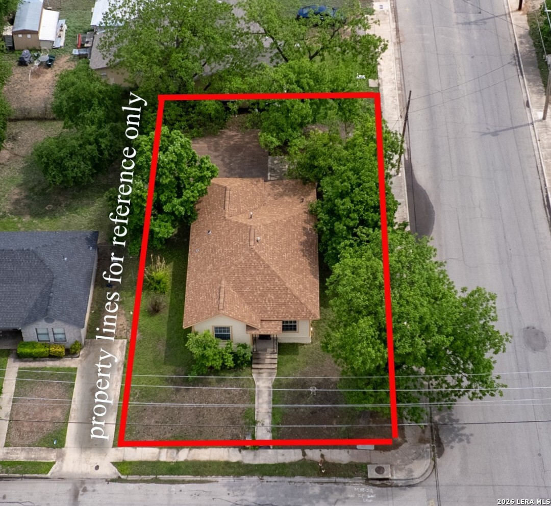 137 W Garden Street Uvalde TX 78801