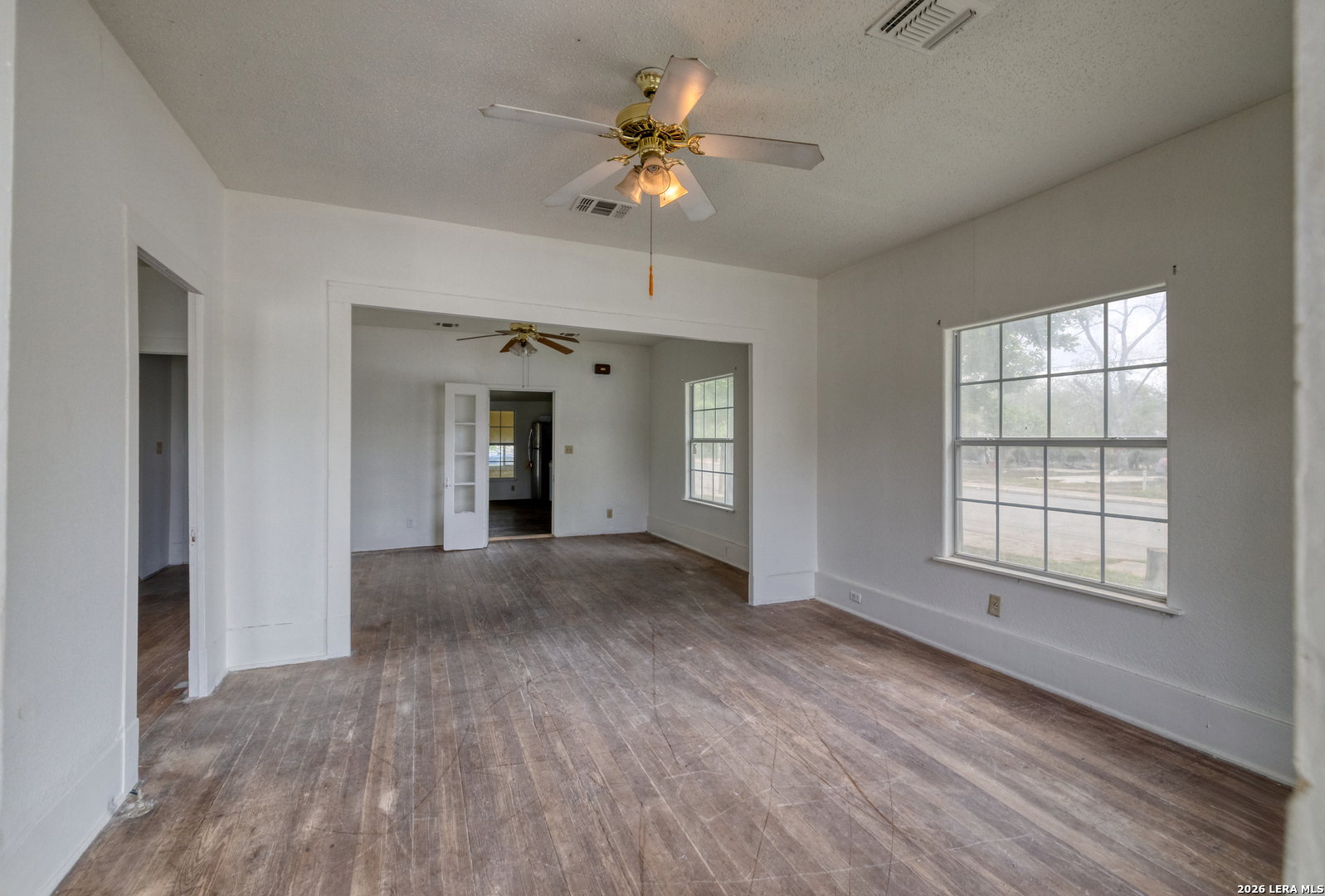 137 W Garden Street Uvalde TX 78801