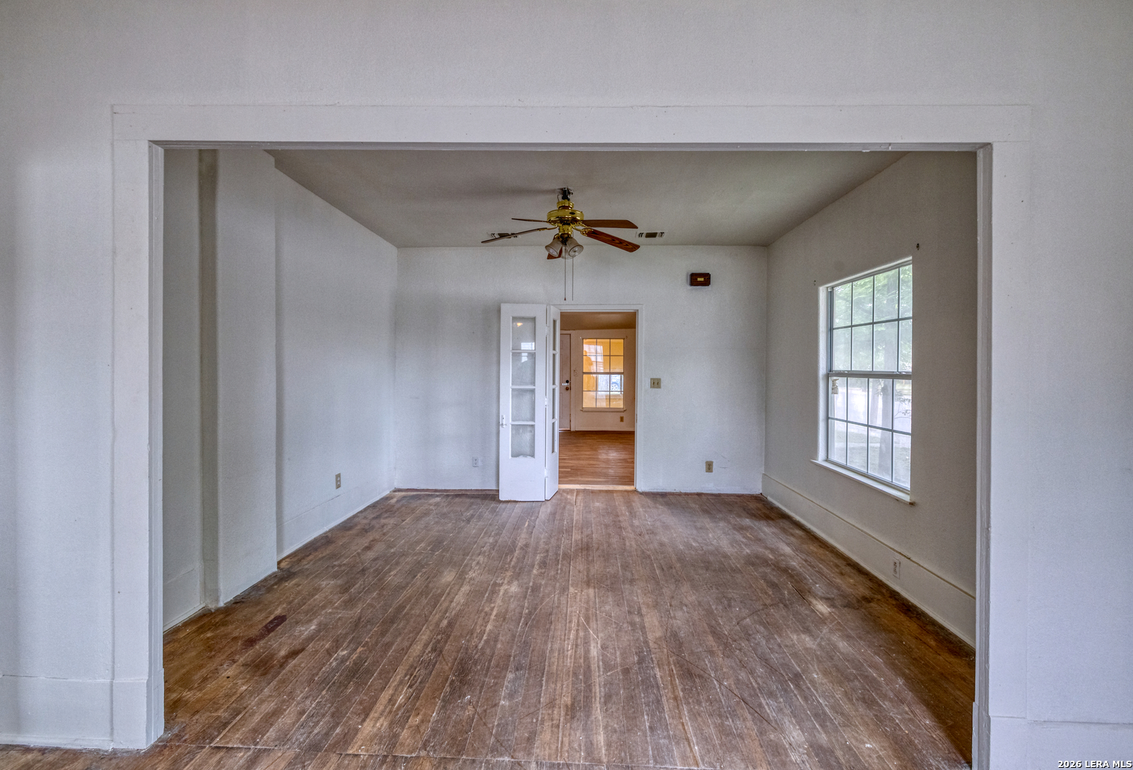 137 W Garden Street Uvalde TX 78801