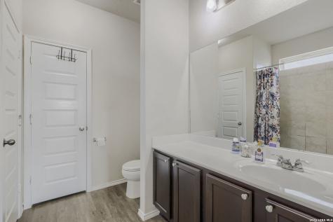 10542 Green Lake Drive San Antonio TX 78223