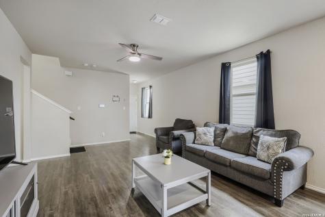10542 Green Lake Drive San Antonio TX 78223