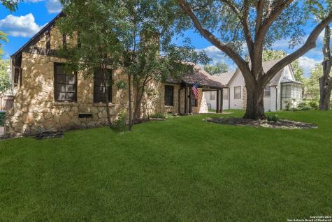 105 W Lullwood Avenue San Antonio TX 78212
