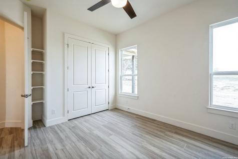 313 Firewheel Floresville TX 78114