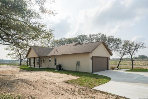 313 Firewheel Floresville TX 78114
